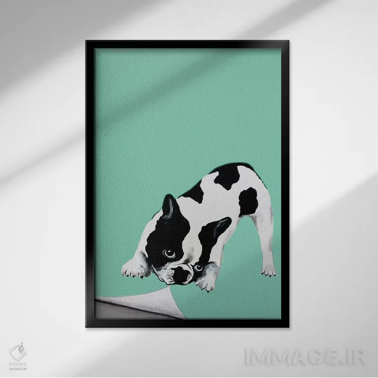 تابلو دکوراتیو بولداگ در حال ورق زدن کتاب اثر کوکو د پاریس - نمای قابدار مشکی