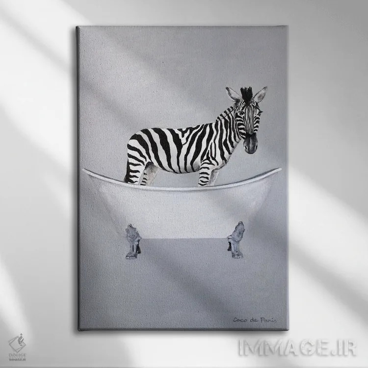 تابلو دکوراتیو گورخر در وان حمام اثر کوکو د پاریس - نمای روبهرو روی دیوار