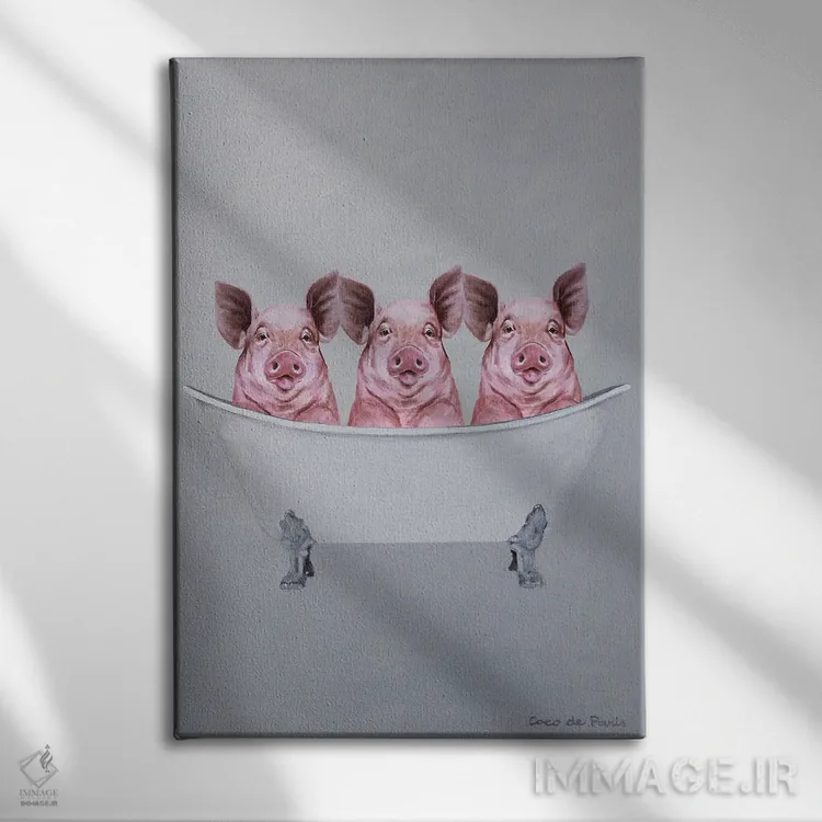 تابلو دکوراتیو خوک ها در وان حمام اثر کوکو د پاریس - نمای روبهرو روی دیوار