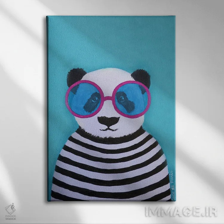 تابلو دکوراتیو پاندا راه راه با عینک آفتابی اثر کوکو د پاریس - نمای روبهرو روی دیوار