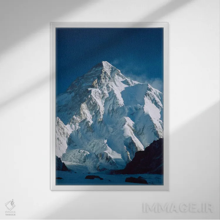 تابلو دکوراتیو تابش نور سپیده دم روی کی۲، رشته کوه قراقروم، پاکستان اثر کالین مونتیث - نمای قابدار سفید