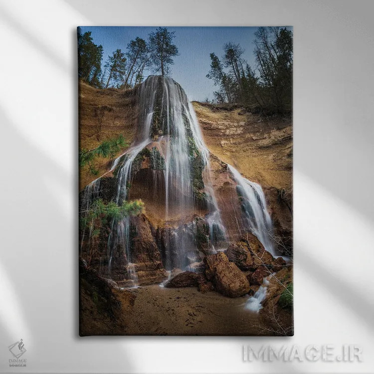 تابلو دکوراتیو آبشار اسمیت اثر کریستوفر توماس - نمای روبهرو روی دیوار