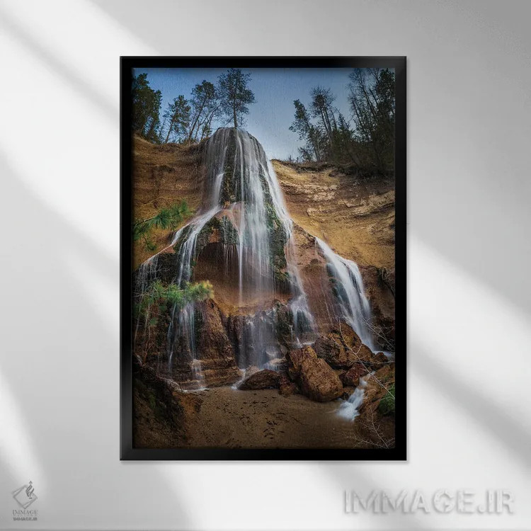 تابلو دکوراتیو آبشار اسمیت اثر کریستوفر توماس - نمای قابدار مشکی