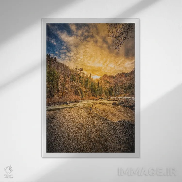 تابلو دکوراتیو درخشش دره طلایی اثر کریستوفر توماس - نمای قابدار سفید