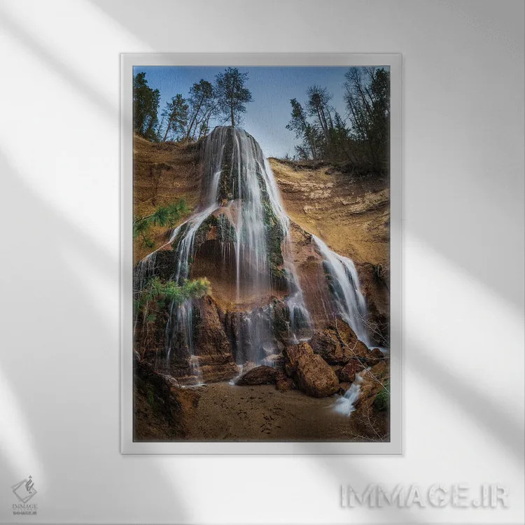 تابلو دکوراتیو آبشار اسمیت اثر کریستوفر توماس - نمای قابدار سفید