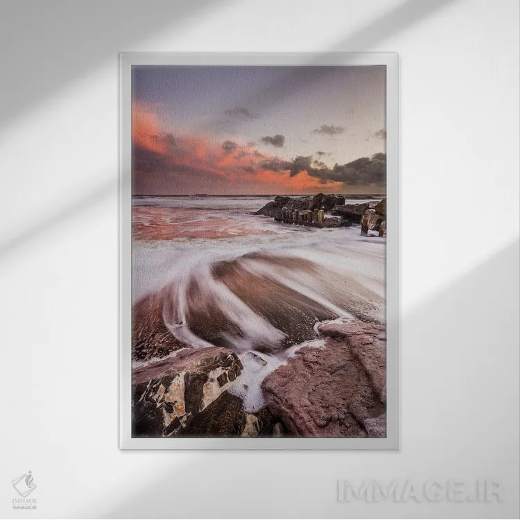 تابلو دکوراتیو آب جاری در خلیج استی هیل اثر چاد پاول - نمای قابدار سفید