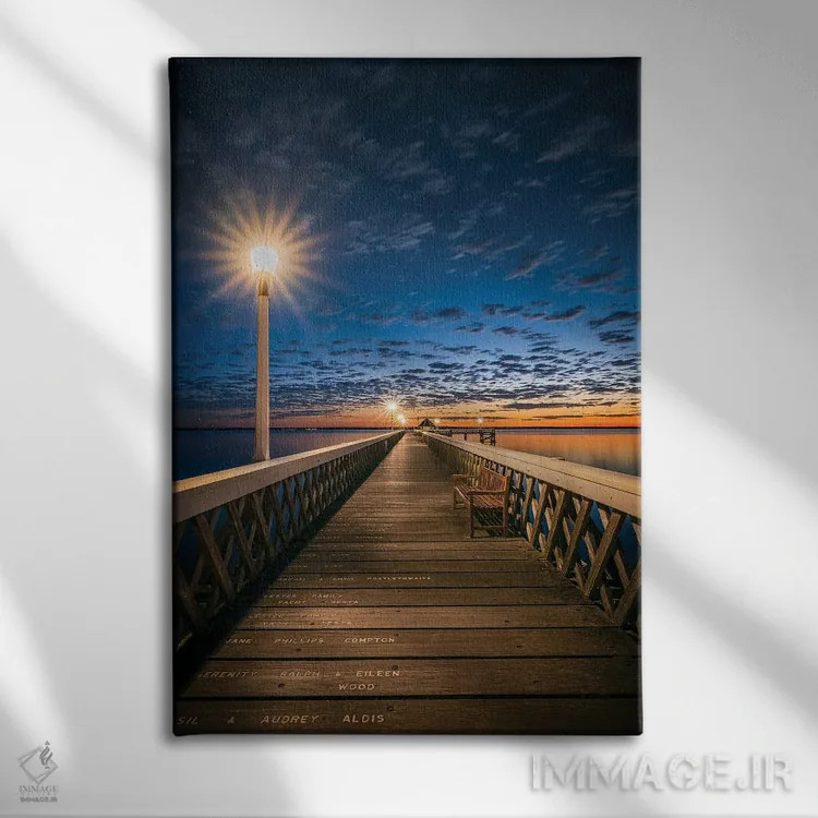 تابلو دکوراتیو اسکله یارموث در شب اثر چاد پاول - نمای روبهرو روی دیوار