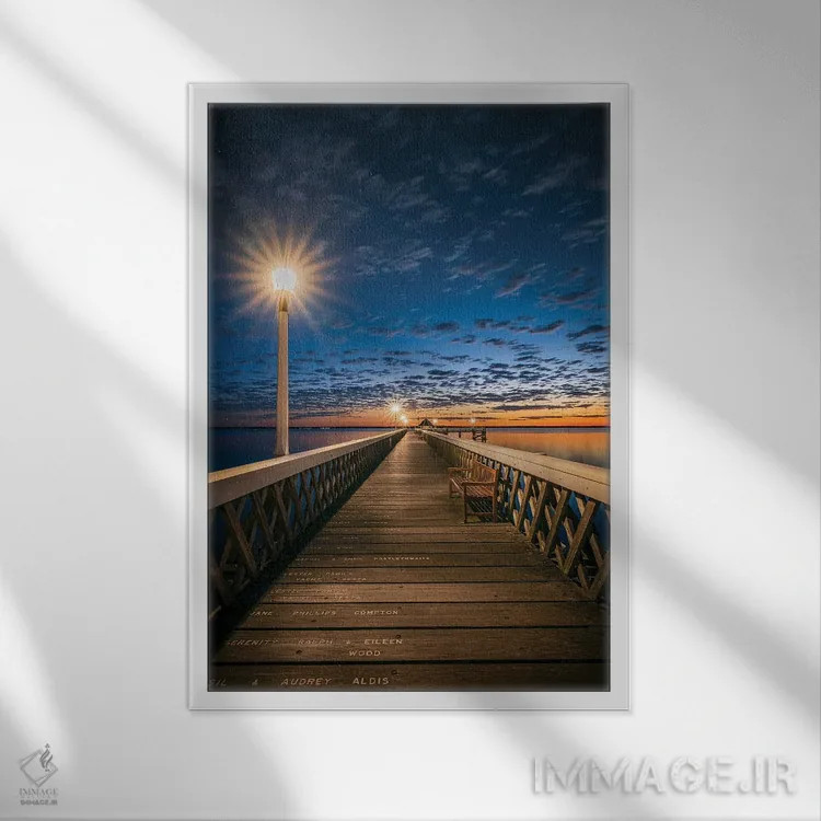 تابلو دکوراتیو اسکله یارموث در شب اثر چاد پاول - نمای قابدار سفید