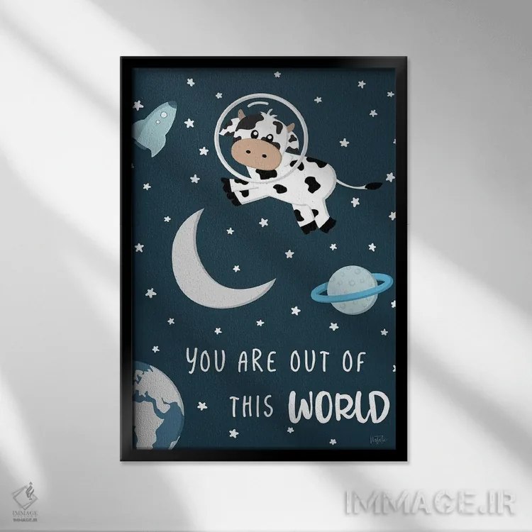 تابلو دکوراتیو گاو در فضا ۲ اثر ناتالی کارپنتری - نمای قابدار مشکی