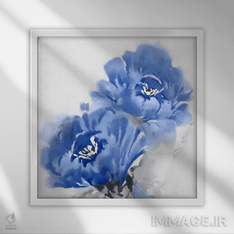 تابلو دکوراتیو شکوفه گل در نیلی ۲ اثر جسی استیونس - نمای قابدار سفید