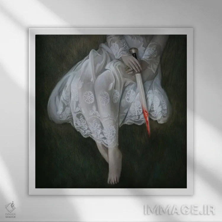 تابلو دکوراتیو بی دفاع اثر جولیانا لوومر - نمای قابدار سفید