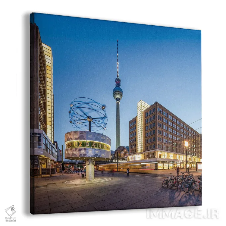 تابلو دکوراتیو میدان الکساندرپلاتس در شب با برج تلویزیونی برلین و ساعت جهانی اثر یان بکه - نمای پرسپکتیو محصول