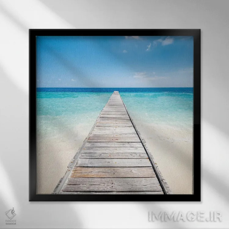 تابلو دکوراتیو اسکله در یک ساحل اثر یان بکه - نمای قابدار مشکی