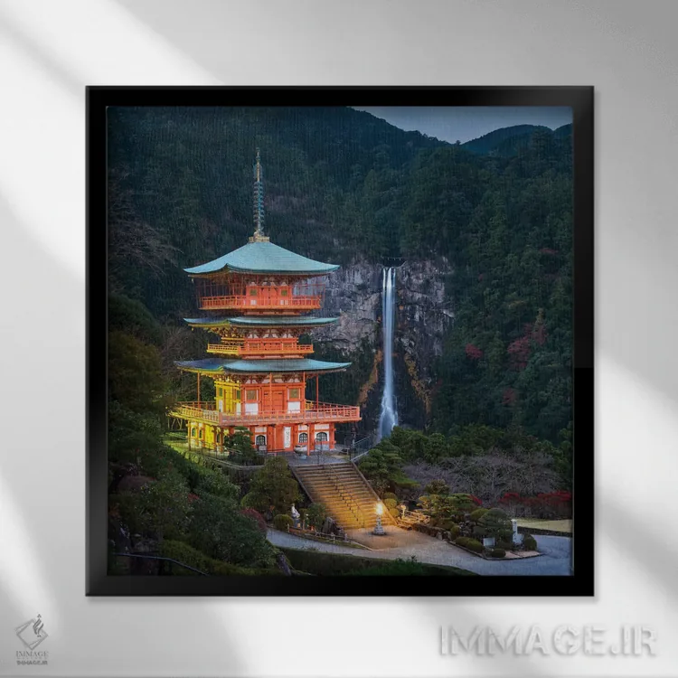 تابلو دکوراتیو Kumano Nachi-Taisha, Japan,پاگودای سه طبقه با آبشار ناچی در پس… اثر یان بکه - نمای قابدار مشکی