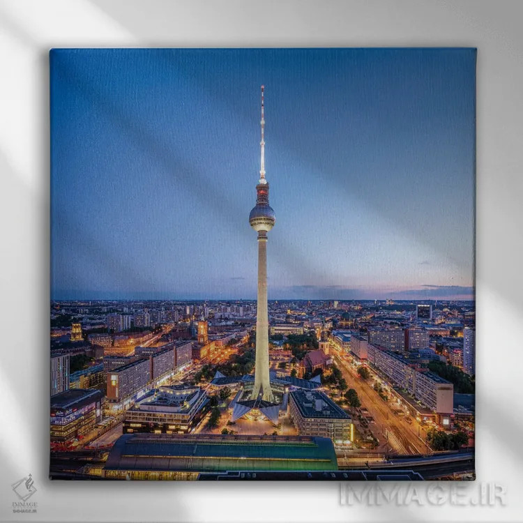 تابلو دکوراتیو برج تلویزیون برلین اثر یان بکه - نمای روبهرو روی دیوار
