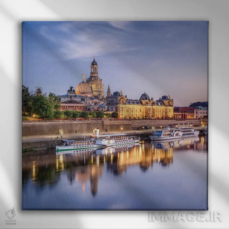 تابلو دکوراتیو Dresden, Saxony, Germany,کلیسای فرائن کیرشه در کنار رود البه، د… اثر یان بکه - نمای روبهرو روی دیوار
