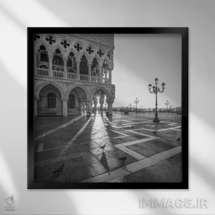 تابلو دکوراتیو Piazza San Marco , Venice, Italy,کاخ دوک ها هنگام طلوع آفتاب به… اثر یان بکه - نمای قابدار مشکی