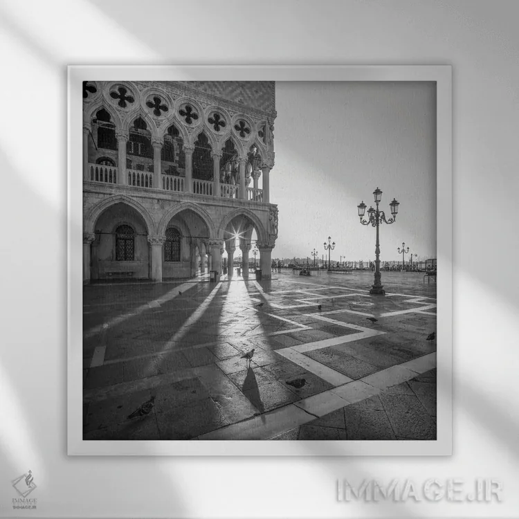 تابلو دکوراتیو Piazza San Marco , Venice, Italy,کاخ دوک ها هنگام طلوع آفتاب به… اثر یان بکه - نمای قابدار سفید