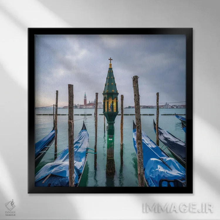 تابلو دکوراتیو Venice, Italy,نمای جزیره سن جورجو ماجوره در زمستان، ونیز، ایتال… اثر یان بکه - نمای قابدار مشکی