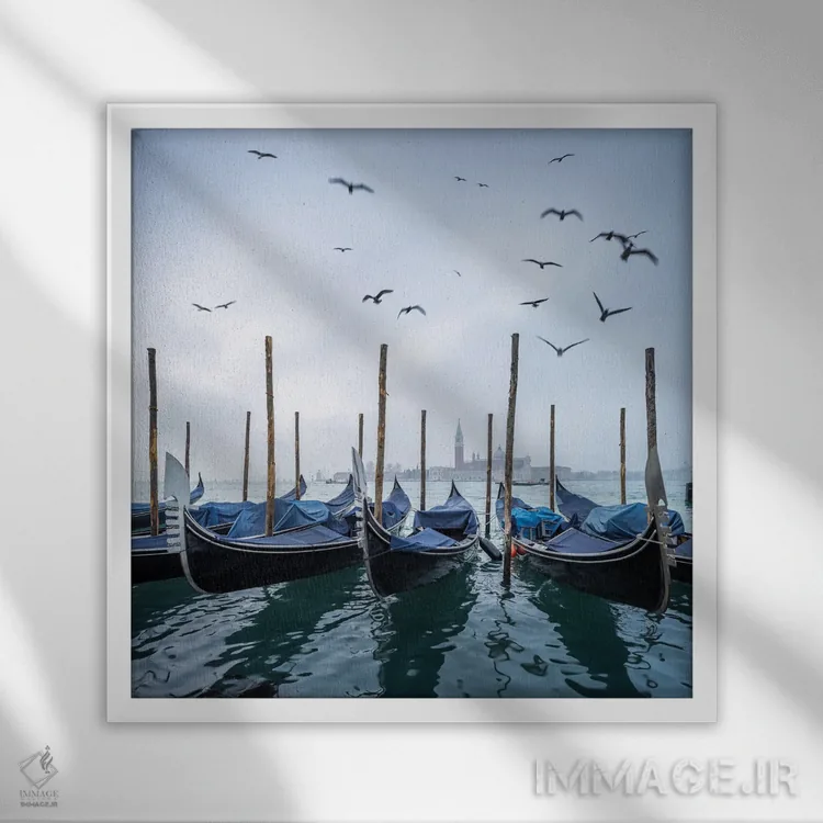 تابلو دکوراتیو Venice, Italy,جزیره سان جورجیو ماجیوره و گوندولاها در زمستان، و… اثر یان بکه - نمای قابدار سفید
