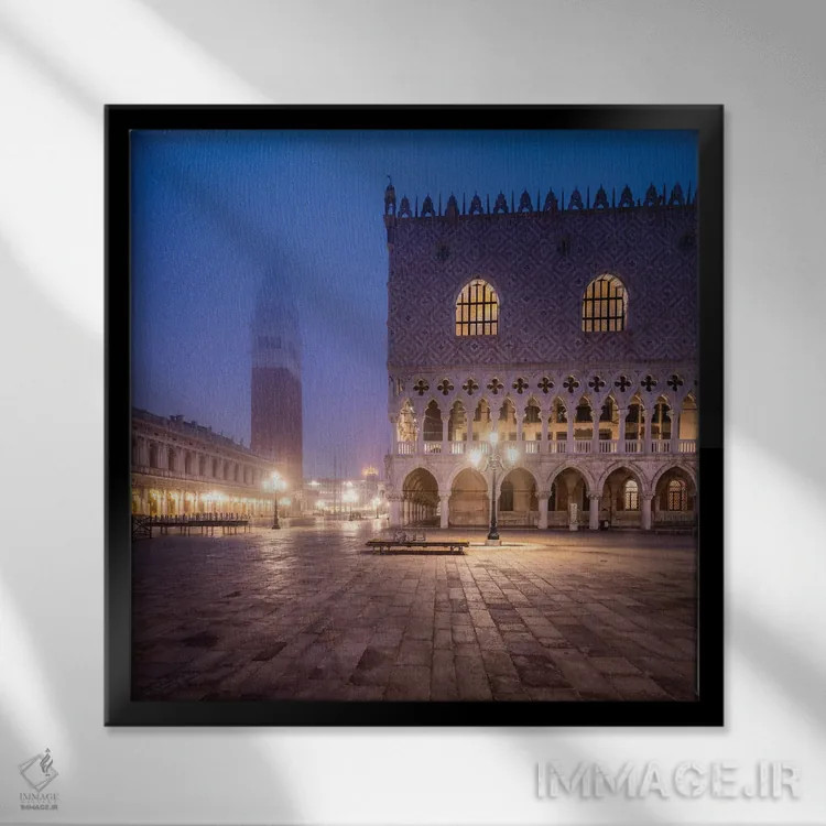 تابلو دکوراتیو Venice, Italy,برج ناقوس سن مارکو و کاخ دوجه در مه، ونیز، ایتالی… اثر یان بکه - نمای قابدار مشکی