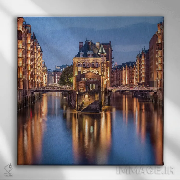 تابلو دکوراتیو Hamburg, Germany,قصر آبی تاریخی در منطقه سپایشرشتات، هامبورگ، د… اثر یان بکه - نمای روبهرو روی دیوار