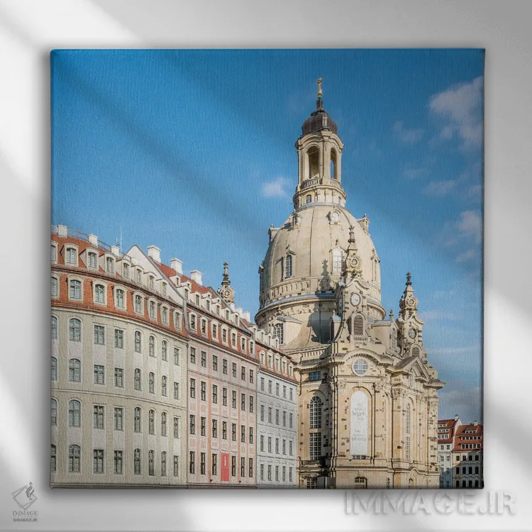 تابلو دکوراتیو کلیسای فرائون کیرشه در نوی مارکت در درسدن اثر یان بکه - نمای روبهرو روی دیوار