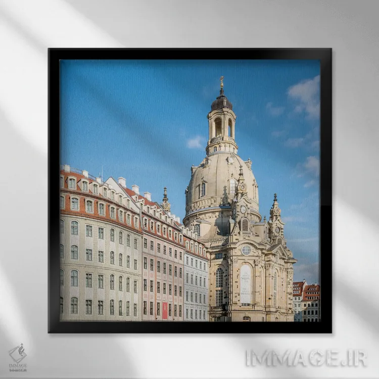 تابلو دکوراتیو کلیسای فرائون کیرشه در نوی مارکت در درسدن اثر یان بکه - نمای قابدار مشکی