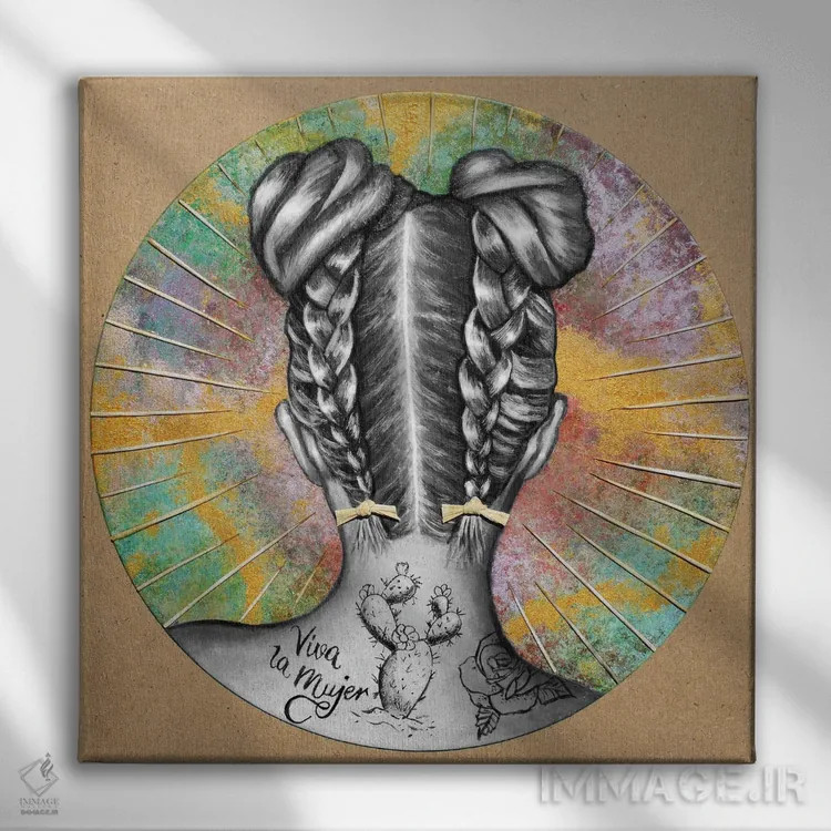 تابلو دکوراتیو زنده باد زن اثر جونیر ناوارو - نمای روبهرو روی دیوار