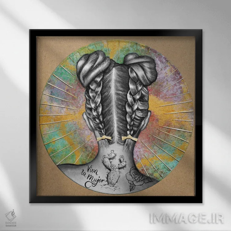 تابلو دکوراتیو زنده باد زن اثر جونیر ناوارو - نمای قابدار مشکی