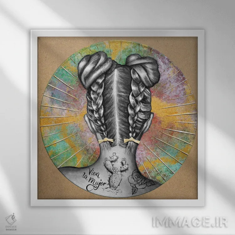 تابلو دکوراتیو زنده باد زن اثر جونیر ناوارو - نمای قابدار سفید