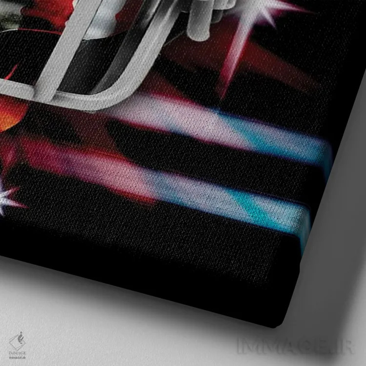 تابلو دکوراتیو کلاه خود جمجمه اثر یان رافائل - نمای نزدیک بافت بوم