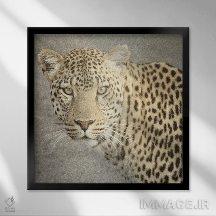 تابلو دکوراتیو خدا پناه ماست پلنگ نسخه دوم اثر کیمبرلی آلن - نمای قابدار مشکی