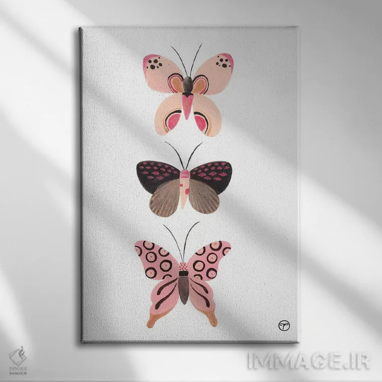 تابلو مینیمال سه تایی پروانه اثر کریتینگ تارین - نمای روبهرو روی دیوار