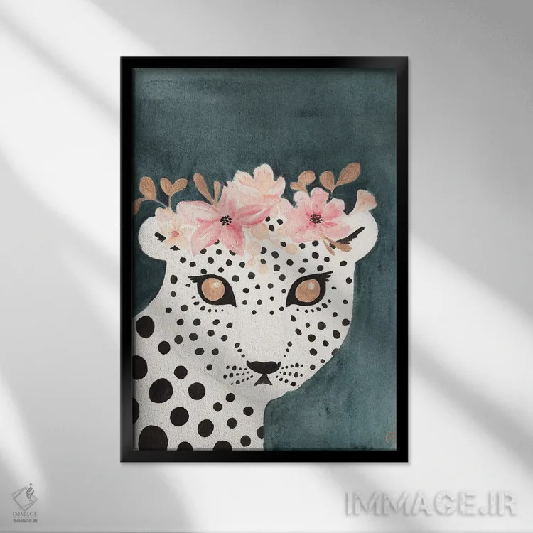 تابلو دکوراتیو پلنگ با تاج گل اثر کریتینگ تارین - نمای قابدار مشکی