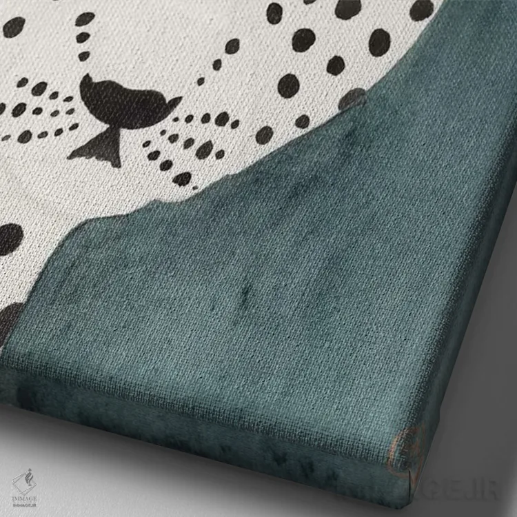 تابلو دکوراتیو پلنگ با تاج گل اثر کریتینگ تارین - نمای نزدیک بافت بوم