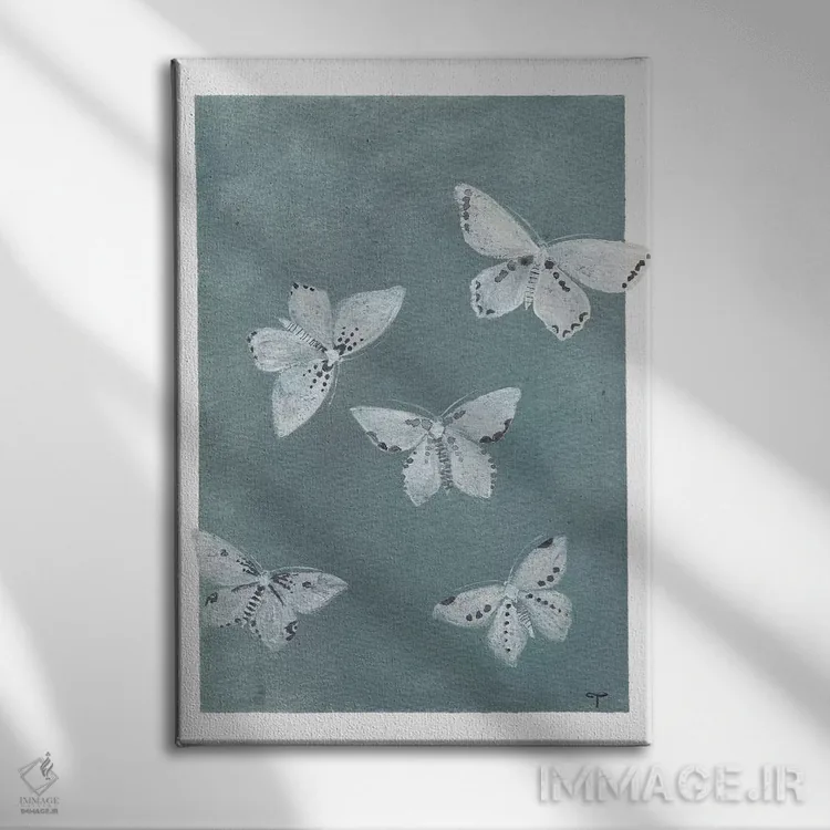 تابلو مینیمال پروانه های نیمه شب اثر کریتینگ تارین - نمای روبهرو روی دیوار
