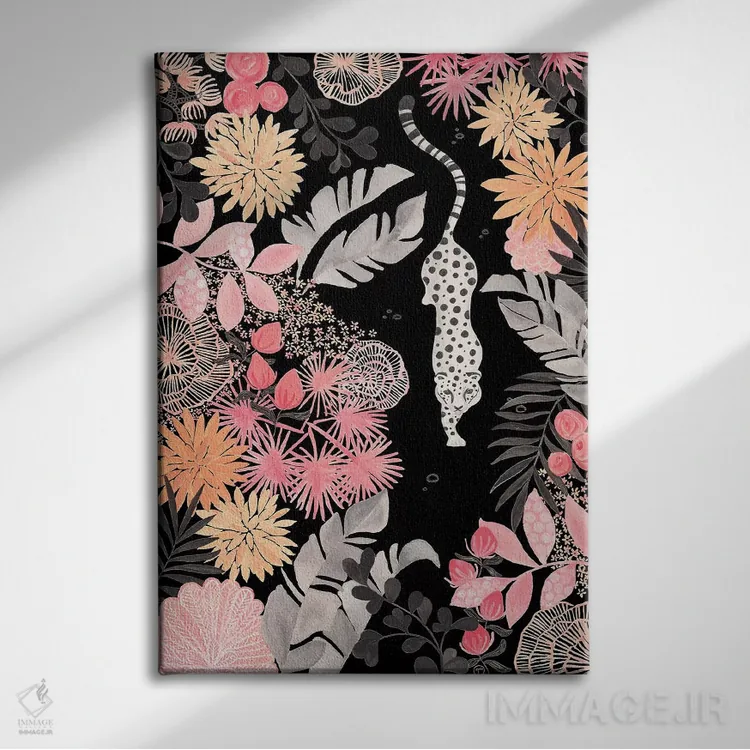 تابلو دکوراتیو کاغذ پلنگ در حال کمین روی زمینه مشکی اثر کریتینگ تارین - نمای روبهرو روی دیوار