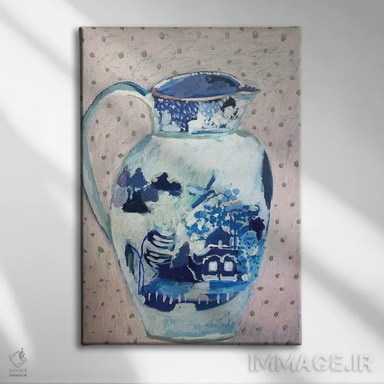 تابلو مدرن پارچ بید آبی اثر شارلوت هاردی - نمای روبهرو روی دیوار