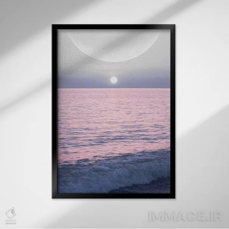 تابلو دکوراتیو ماه و خورشید روی دریا اثر امانوئلا کاراتونی - نمای قابدار مشکی