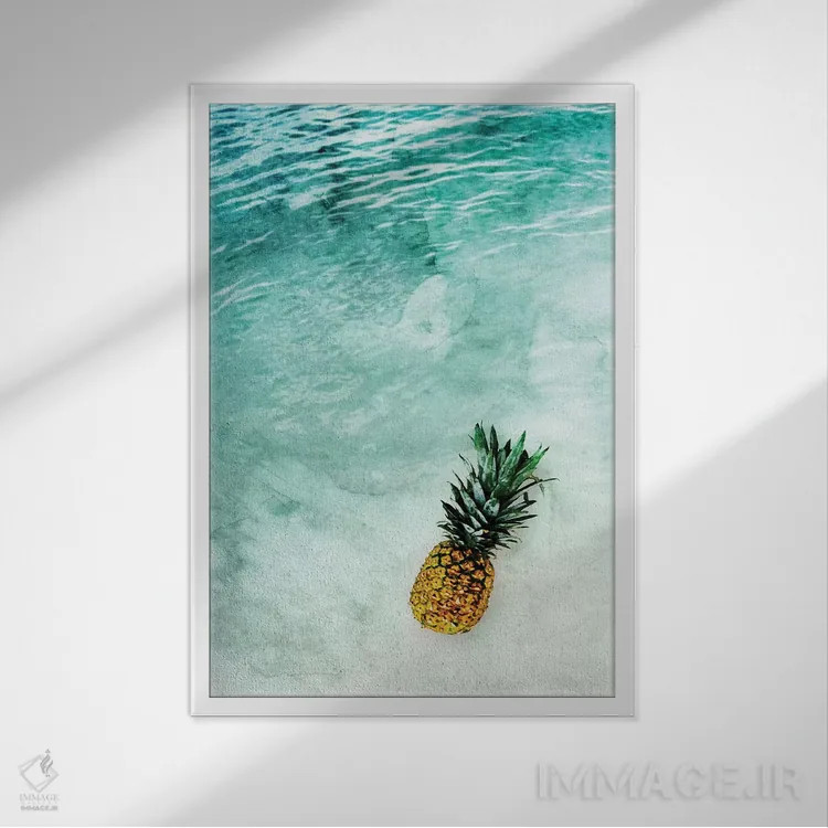 تابلو مینیمال تنها در نور اثر امانوئلا کاراتونی - نمای قابدار سفید