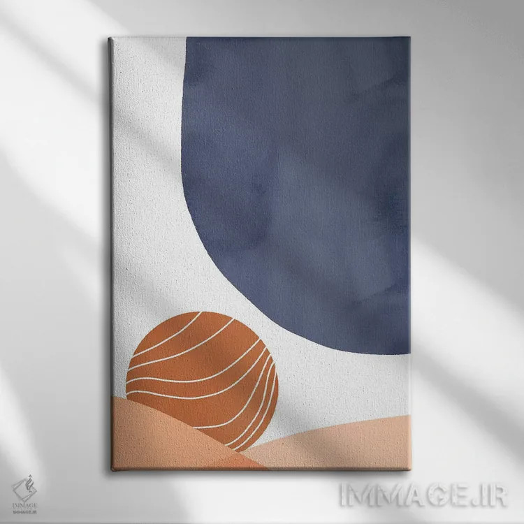 تابلو انتزاعی آبی در غروب اثر امانوئلا کاراتونی - نمای روبهرو روی دیوار