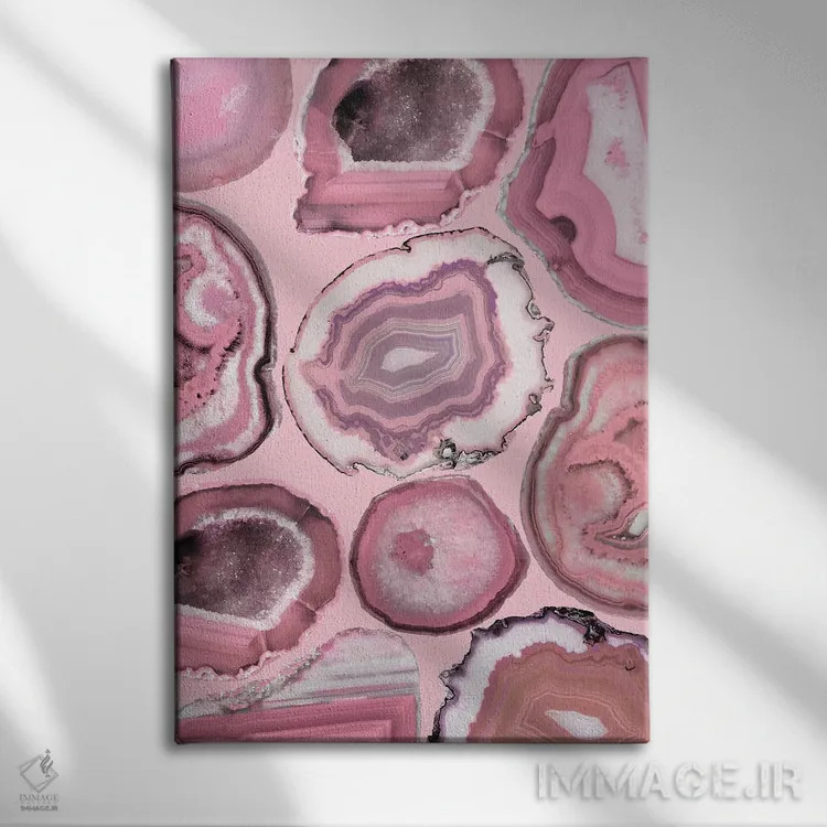 تابلو انتزاعی عقیق های صورتی اثر امانوئلا کاراتونی - نمای روبهرو روی دیوار