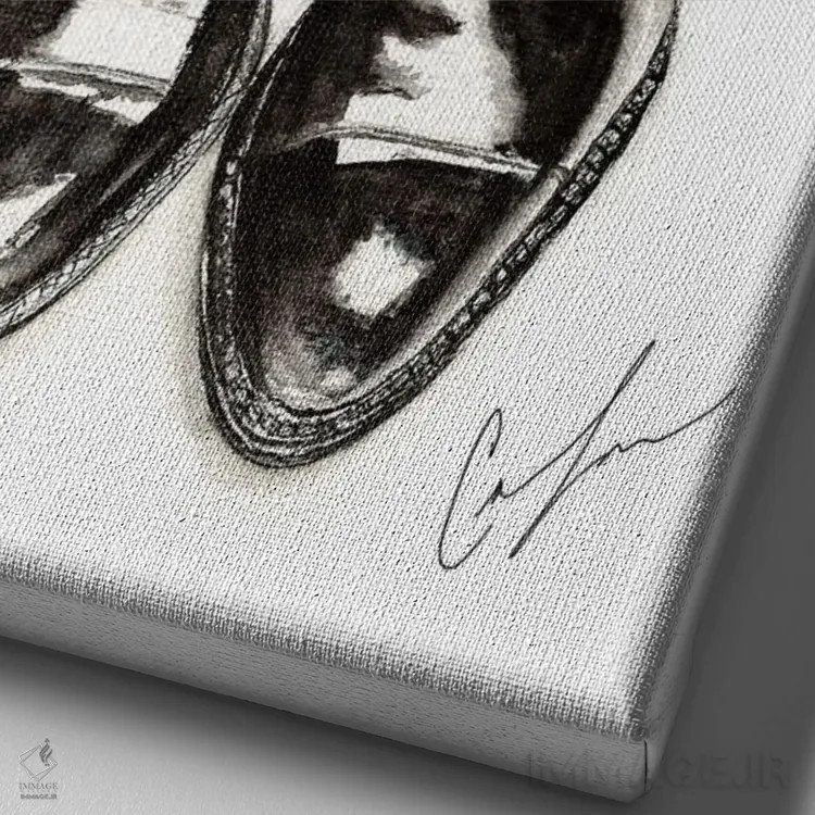 تابلو دکوراتیو چکمه های مشکی اثر کلر تامپسون - نمای نزدیک بافت بوم