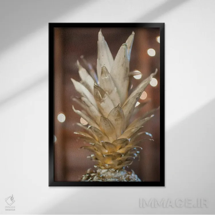 تابلو دکوراتیو آناناس طلایی ۱ اثر چلسیا ویکتوریا - نمای قابدار مشکی