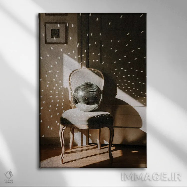 تابلو دکوراتیو گوی دیسکو اثر چلسیا ویکتوریا - نمای روبهرو روی دیوار