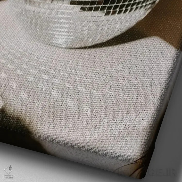 تابلو دکوراتیو نور دیسکو اثر چلسیا ویکتوریا - نمای نزدیک بافت بوم