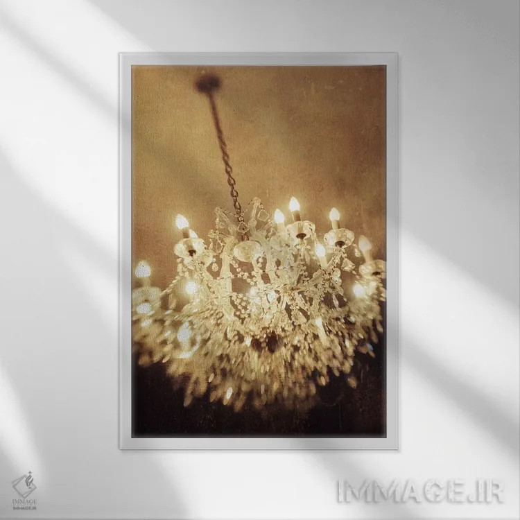 تابلو دکوراتیو لوستر اثر چلسیا ویکتوریا - نمای قابدار سفید