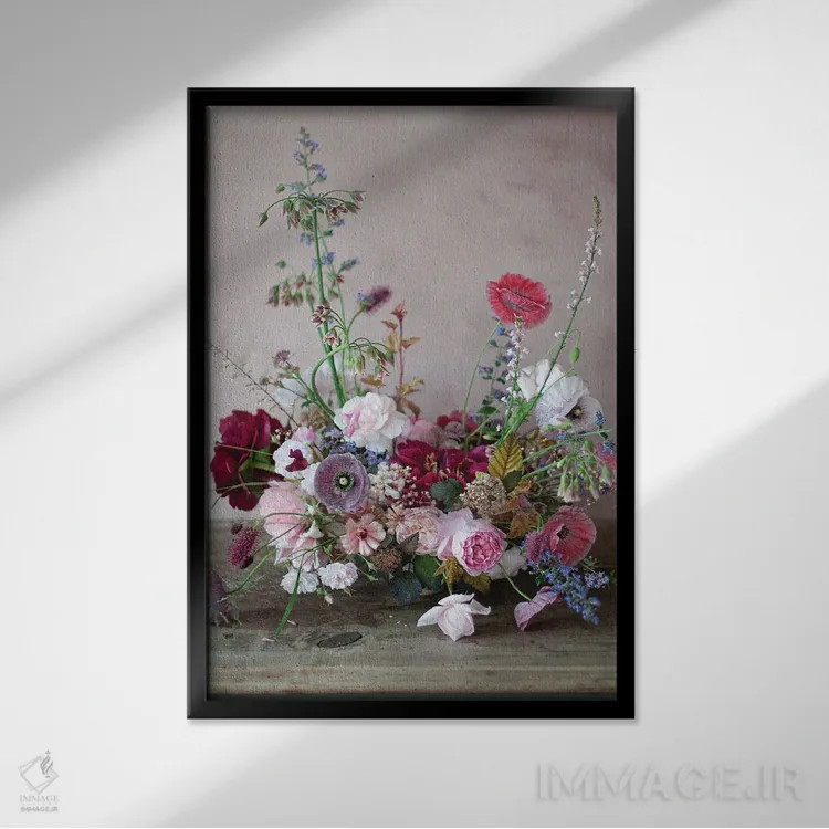 تابلو دکوراتیو شقایق ها و گل صدتومانی اثر کورنلیا وبر - نمای قابدار مشکی