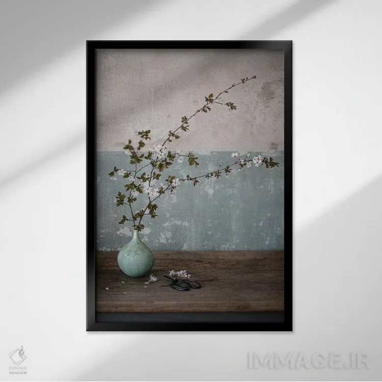 تابلو دکوراتیو آلوچه زرد اثر کورنلیا وبر - نمای قابدار مشکی